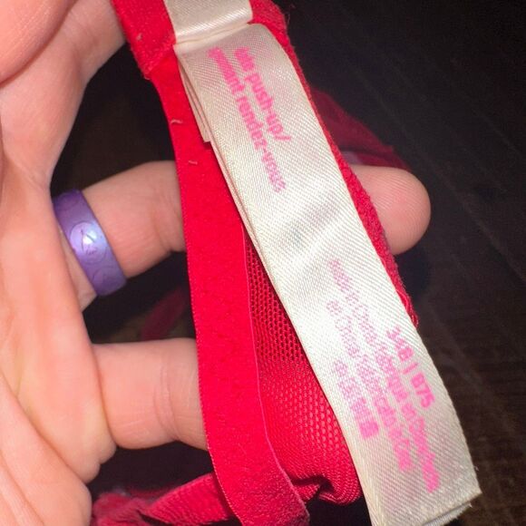 Victoria’s Secret red hot sexy date night 34B push-up bra - Picture 3 of 3